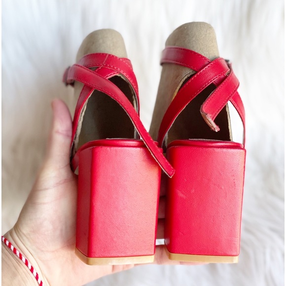 Jaggar Squared Red Leather Block Heel Sandal - Picture 14 of 15